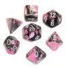 Set De 7 Dés - Gemini Noir Et Rose (Chessex 26430) -Boutique De Jeux set de 7 des gemini noir rose chx26430